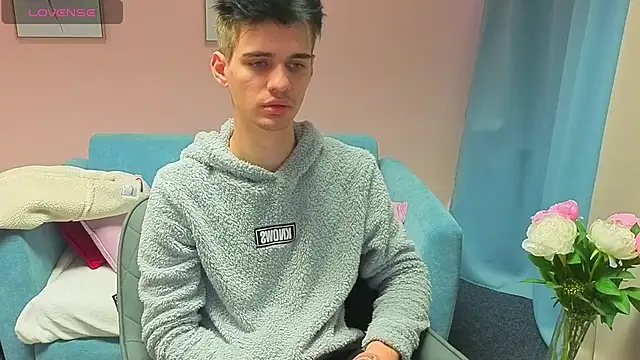 Snapshot of LiamMerci chatting on November 9, 12:58 pm LiamMerci online show from November 9, 12:58 pm