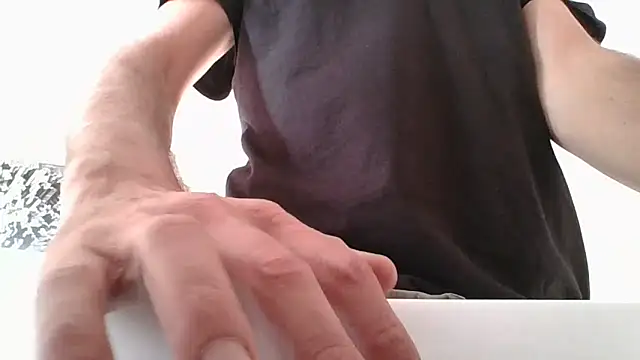 Snapshot of CuteDaddy92 chatting on December 2, 8:52 am CuteDaddy92 online show from December 2, 8:52 am