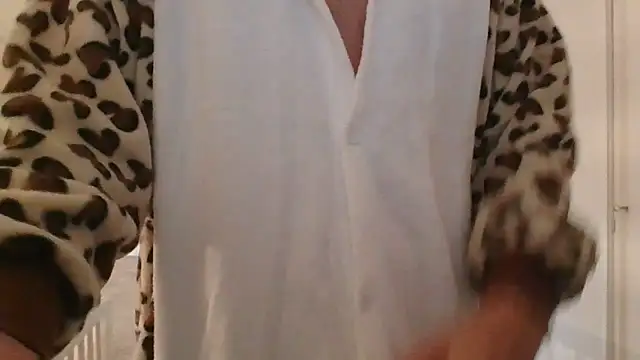 Snapshot of CuteDaddy92 chatting on December 16, 9:03 am CuteDaddy92 online show from December 16, 9:03 am