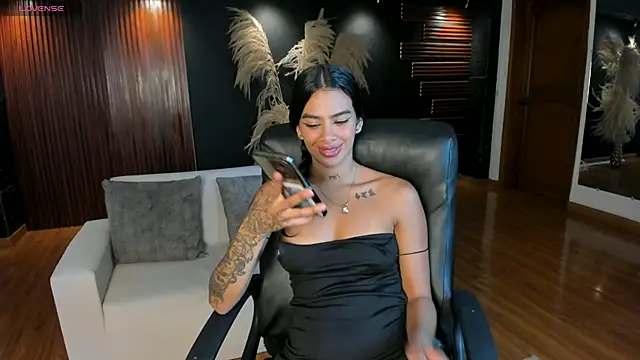 Snapshot of Saara_Corraless chatting on December 20, 6:37 pm Saara Corraless online show from December 20, 6:37 pm