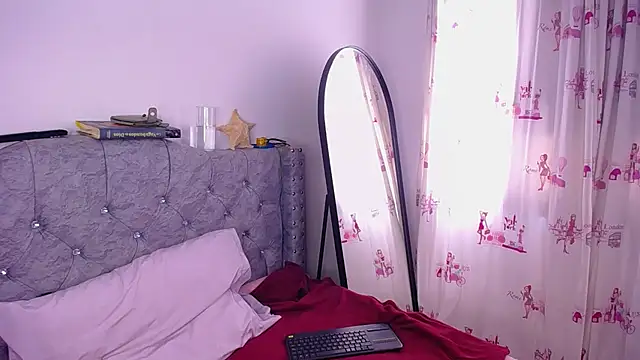 Snapshot of _Pariiss chatting on December 1, 2:33 pm Pariiss online show from December 1, 2:33 pm