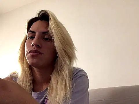 Snapshot of ESTRELLABERECHUCKY chatting on November 20, 8:41 pm ESTRELLABERECHUCKY online show from November 20, 8:41 pm