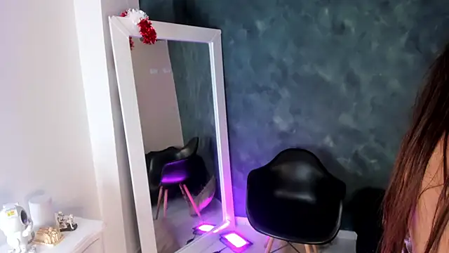 BellaRooux online show from December 22, 12:24 pm