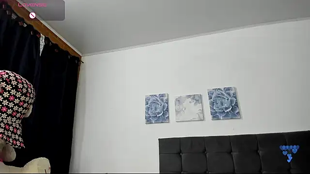 ariannawil online show from March 7, 11:24 pm