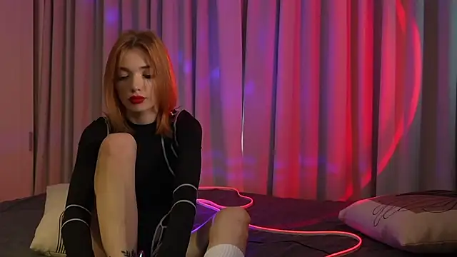 Snapshot of LinaaVelle chatting on May 3, 3:12 am LinaaVelle online show from May 3, 3:12 am