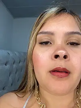 Snapshot of MelodySanz chatting on February 16, 10:28 pm MelodySanz online show from February 16, 10:28 pm