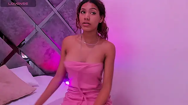 luciagray1 online show from March 8, 9:40 pm