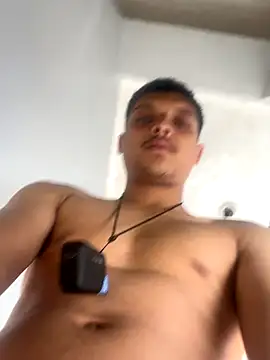 Snapshot of Jockeyn chatting on December 14, 2:44 pm Jockeyn online show from December 14, 2:44 pm