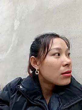 Lyla john online show from December 16, 9:47 am