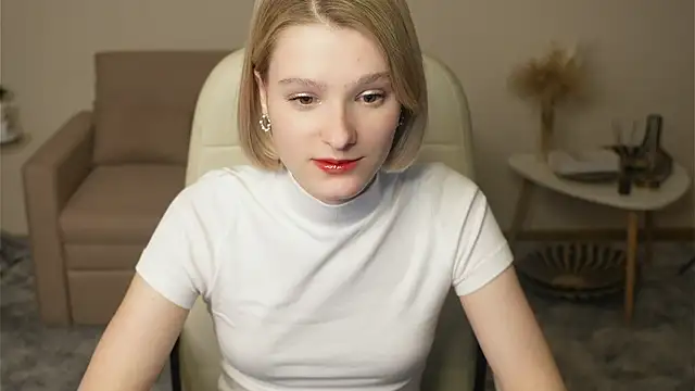 EvitaMull online show from November 10, 2:49 pm