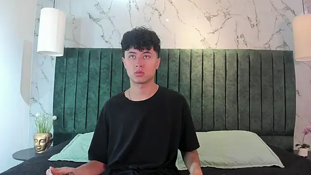 Noah dupont  online show from December 4, 11:52 am