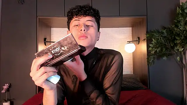 Noah dupont  online show from December 15, 11:58 am