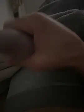 groschibre40100 online show from April 26, 9:23 pm