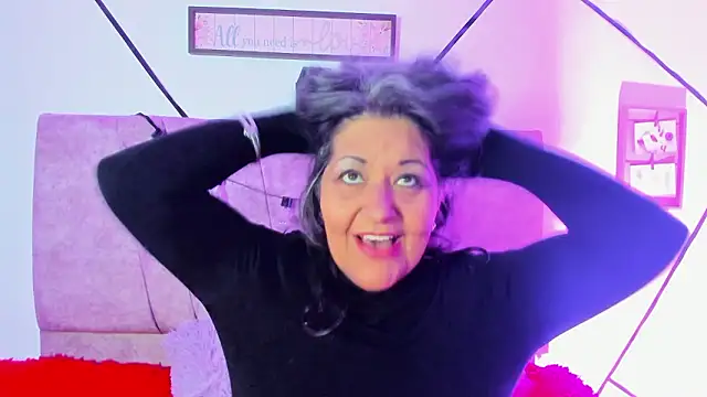 Victoriaa Anderson online show from February 21, 1:45 pm