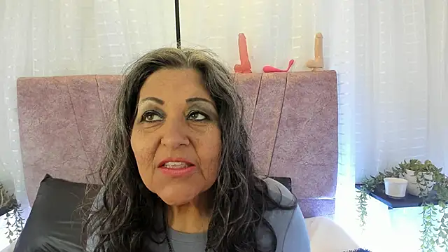 Victoriaa Anderson online show from April 2, 7:33 pm