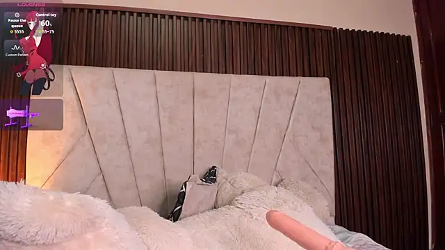 AMARA BRUNET online show from April 11, 11:58 am