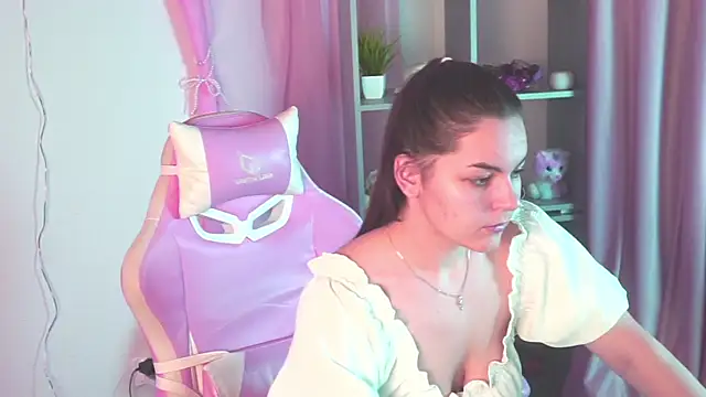 FrancescaCavaliere online show from December 17, 8:20 am