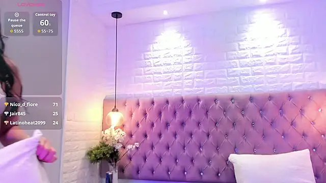 Snapshot of miel_18 chatting on February 3, 6:51 am miel 18 online show from February 3, 6:51 am