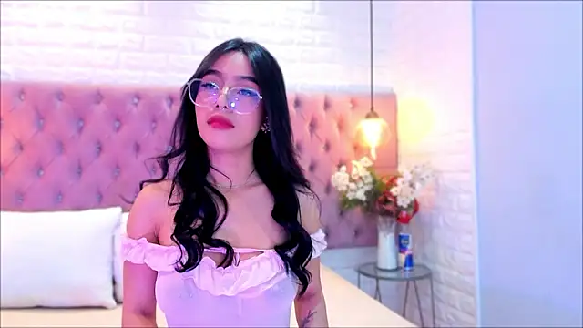 Snapshot of miel_18 chatting on February 28, 3:29 am miel 18 online show from February 28, 3:29 am