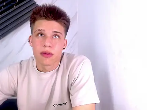 Liam York  online show from February 18, 3:13 am