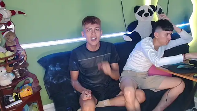 Snapshot of Kurt_williams1 chatting on November 29, 9:07 pm Kurt williams1 online show from November 29, 9:07 pm