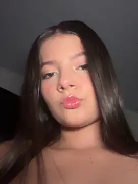 Snapshot of EmmiiGlow chatting on February 10, 6:28 am EmmiiGlow online show from February 10, 6:28 am