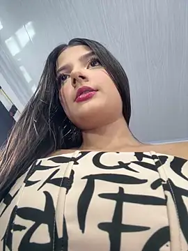 Snapshot of EmmiiGlow chatting on February 18, 8:38 pm EmmiiGlow online show from February 18, 8:38 pm