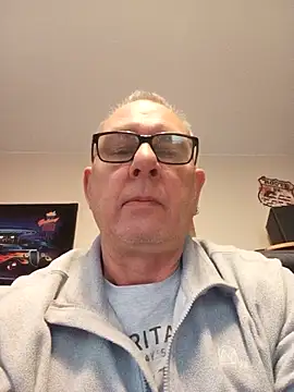 andy-1961 online show from November 27, 7:21 am