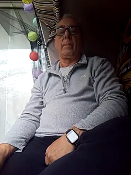 andy-1961 online show from December 14, 2:33 pm