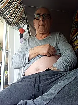 andy-1961 online show from February 26, 1:54 pm