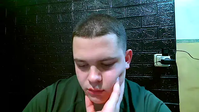 Snapshot of CuteButNaughty_ chatting on November 27, 5:04 pm CuteButNaughty online show from November 27, 5:04 pm