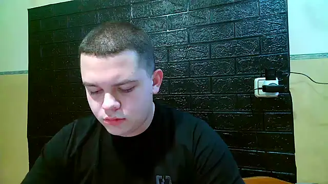 Snapshot of CuteButNaughty_ chatting on November 29, 7:39 pm CuteButNaughty online show from November 29, 7:39 pm