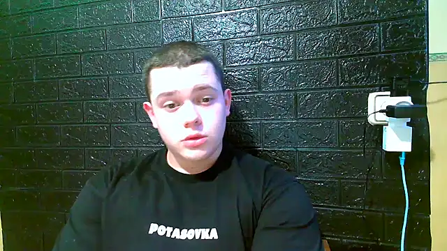 Snapshot of CuteButNaughty_ chatting on December 22, 8:28 pm CuteButNaughty online show from December 22, 8:28 pm