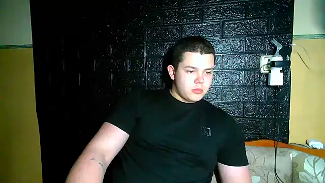Snapshot of CuteButNaughty_ chatting on January 5, 9:29 pm CuteButNaughty online show from January 5, 9:29 pm