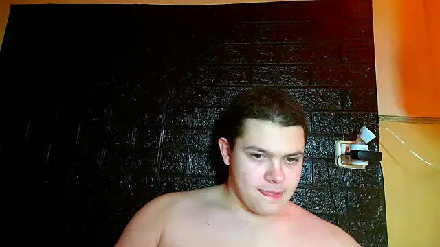 Snapshot of CuteButNaughty_ chatting on January 15, 8:34 pm CuteButNaughty online show from January 15, 8:34 pm