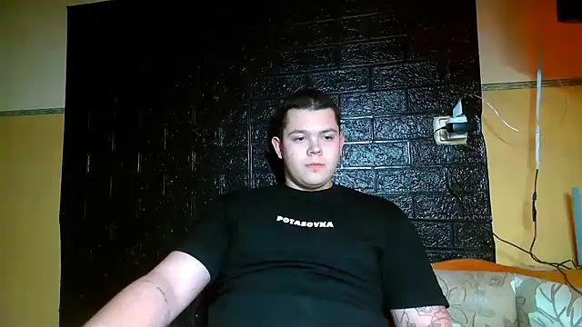 Snapshot of CuteButNaughty_ chatting on February 5, 9:08 pm CuteButNaughty online show from February 5, 9:08 pm