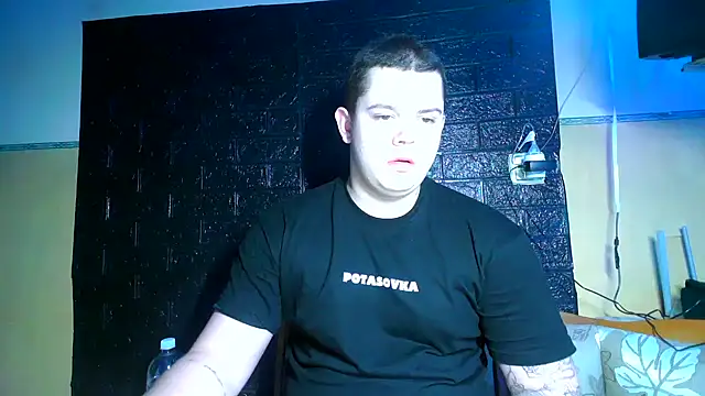 Snapshot of CuteButNaughty_ chatting on February 6, 9:07 pm CuteButNaughty online show from February 6, 9:07 pm