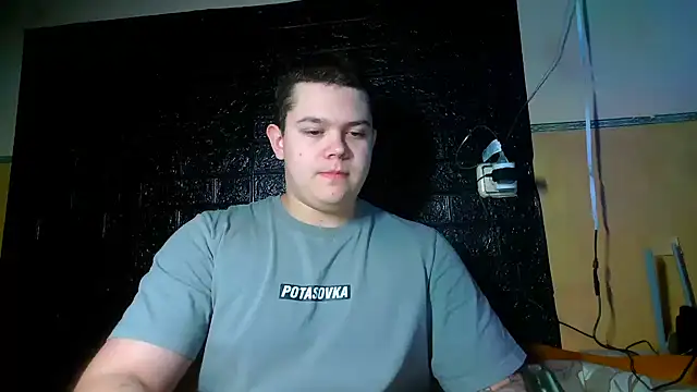 Snapshot of CuteButNaughty_ chatting on February 10, 7:18 pm CuteButNaughty online show from February 10, 7:18 pm