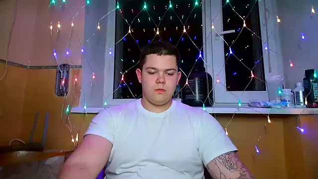 Snapshot of CuteButNaughty_ chatting on March 2, 8:37 pm CuteButNaughty online show from March 2, 8:37 pm