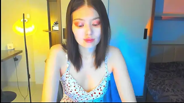 HopeLovely online show from March 5, 9:38 am