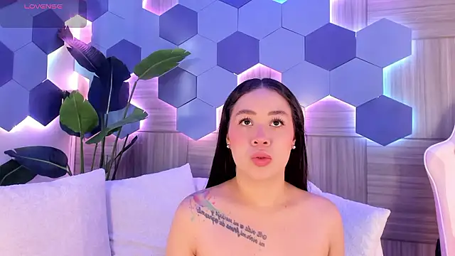 sofiaivanova online show from February 13, 3:35 am