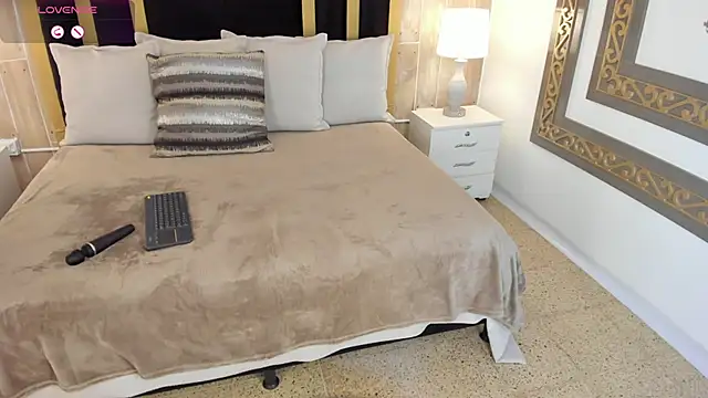 sofiaivanova online show from March 12, 3:45 am