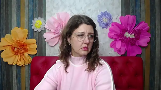 RoseHille online show from December 1, 3:17 pm