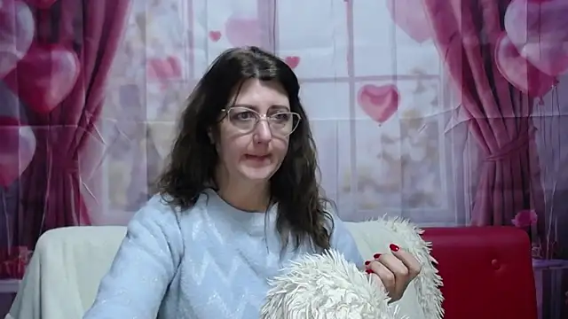 RoseHille online show from February 5, 3:05 pm