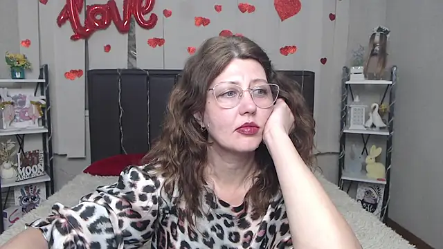 RoseHille online show from April 16, 5:14 pm