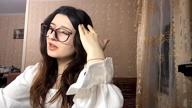 Snapshot of DonnieBooton chatting on December 18, 1:28 pm DonnieBooton online show from December 18, 1:28 pm