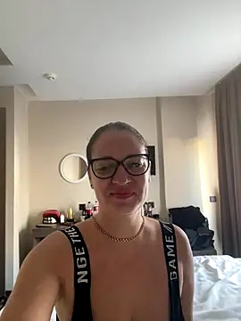 Milana8263 online show from December 18, 6:30 am