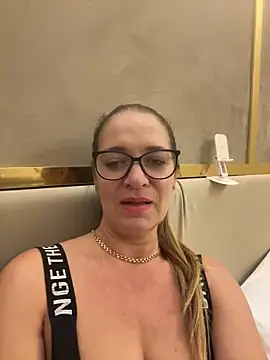 Milana8263 online show from December 18, 6:36 pm