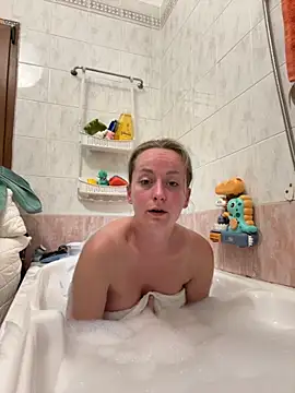 Snapshot of NaughtyAmore chatting on November 19, 4:51 pm NaughtyAmore online show from November 19, 4:51 pm