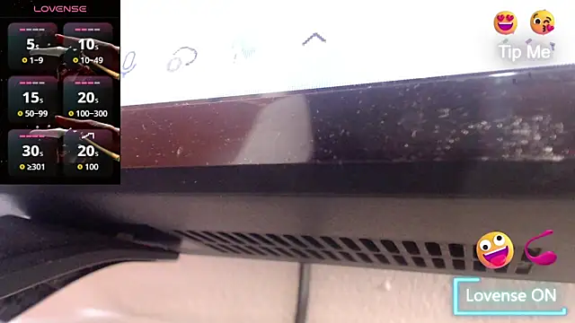 Snapshot of chloe_cherry_ chatting on November 26, 6:31 pm chloe cherry online show from November 26, 6:31 pm